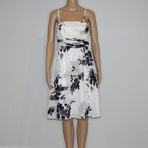 Ann Taylor Women's White & Black Flower Floral Dress in size Petite 4